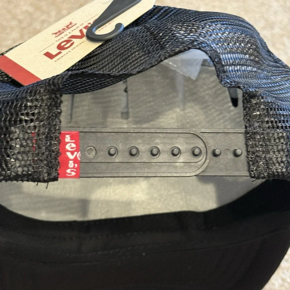 Levi's Silver Tab Hat Retro Logo Snapback Trucker Cap Black Foam Mesh One Sz NEW